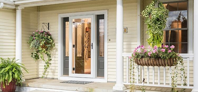 screen door installation in Yreka